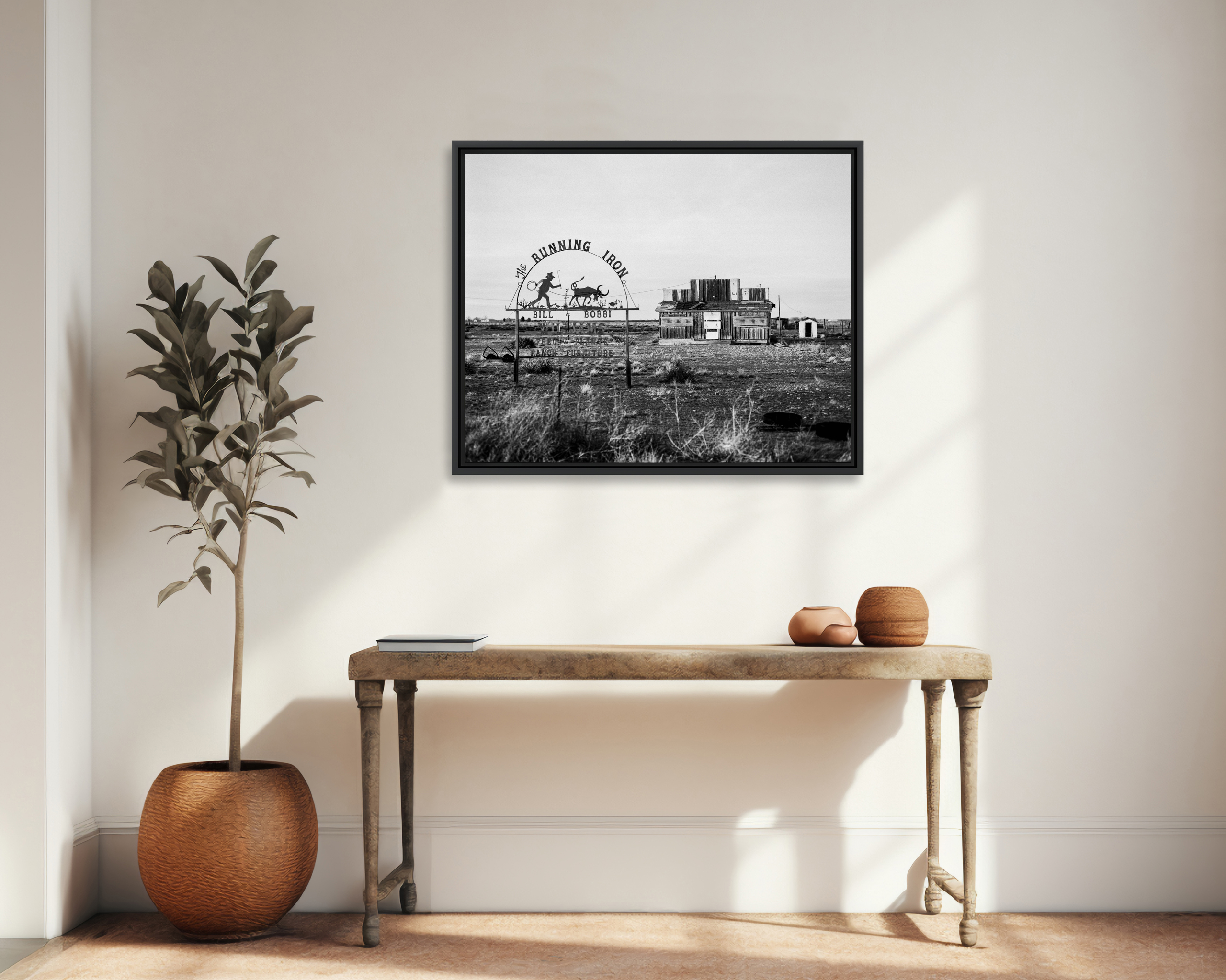 The Running Iron Le ranch de Bill & Bobby Williams au bord d'une route texane.