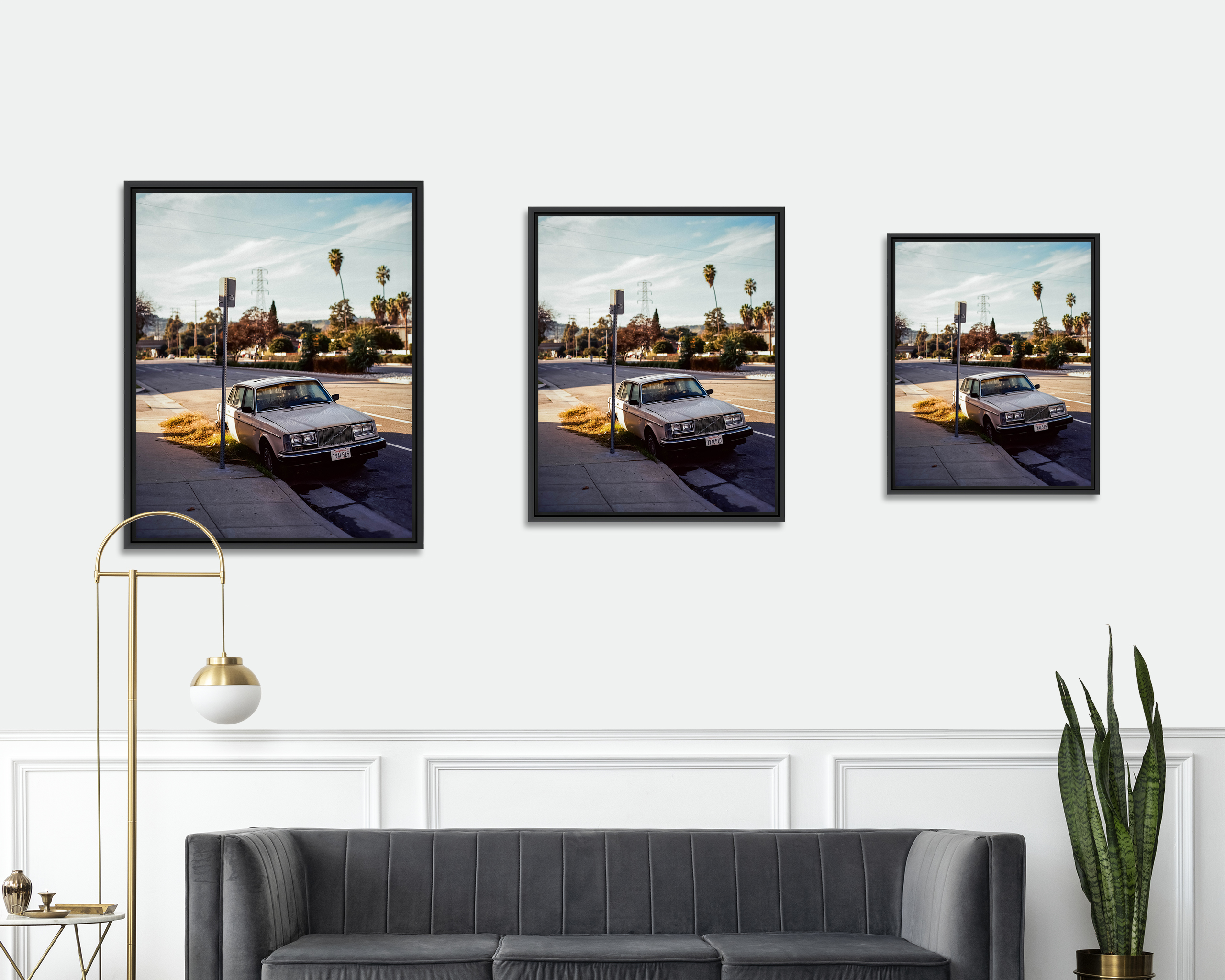 North Hollywood Le soleil se lève sur une rue de North Hollywood, un quartier de la ville de Los Angeles, où une vieille Volvo semble avoir échappé à la fourrière.